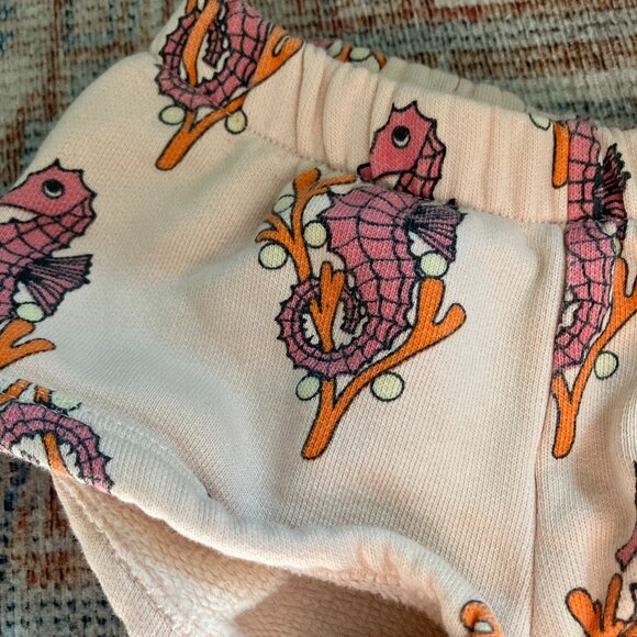 Hugo Loves Tiki Bloomers - Picture 1 of 3